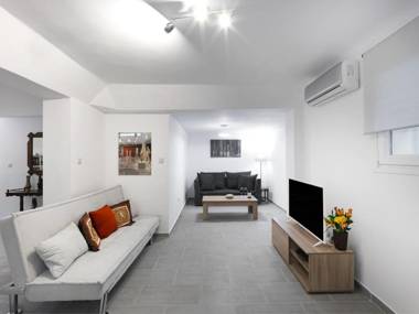 2 bedroom aprtmnt next to Hilton and all hospitals