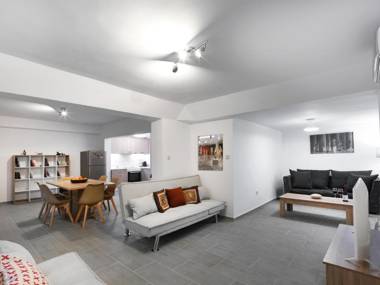 2 bedroom aprtmnt next to Hilton and all hospitals