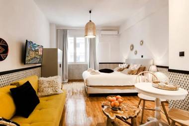 Designer renovated apartment in downtown Athens