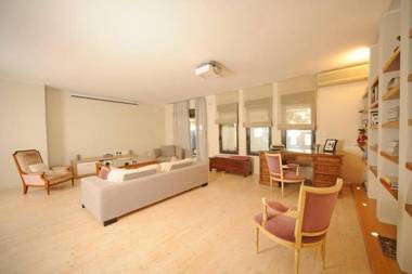 Koukaki garden escape child friendly apartment