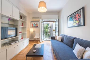 Relaxing Koukaki Apartment by CloudKeys