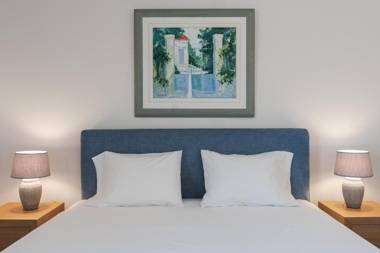 Downtown Cocoon with Roof Deck