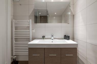 Historic Plaka's Deluxe Apartment