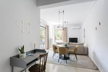 Pleasant 2BR Apartment near HELEXPO by UPSTREET