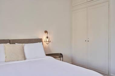 Chic n Bright 3Bd Apt with Hilton View