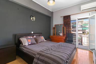 Topfloor central apt with urban views3' to metro