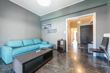 Topfloor central apt with urban views3' to metro