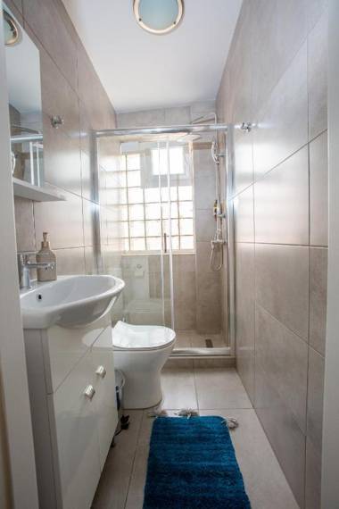 Raise Boutique Rooms in the Center of Athens