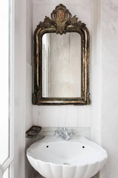 Step One | Luxury Suites right in the heart of Acropolis next to metro station