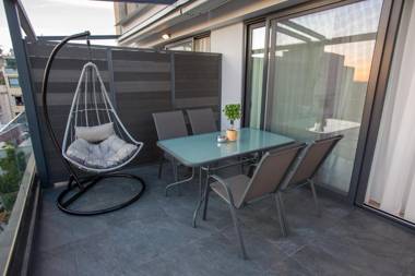 Raise Acropolis View Suites