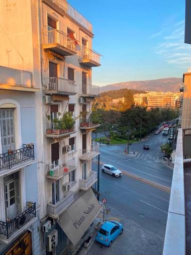 A Stroll to the Acropolis - By Athenian Homes