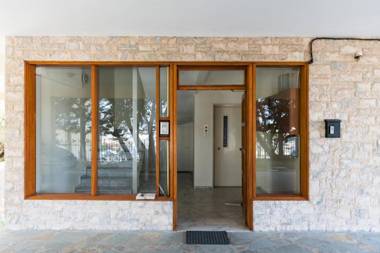 Alexander Apartments Airport