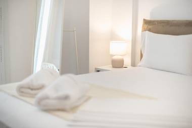 Elegant Koukaki Studio by Cloudkeys