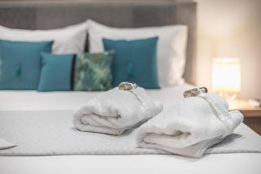 Elegant Mavili Suite by CloudKeys