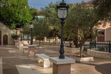 Balhambra Suites - Adults Only