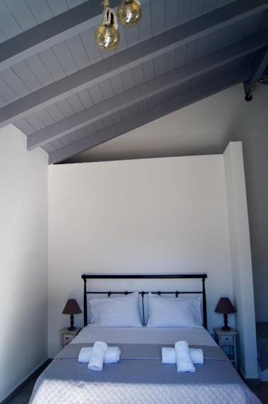 Throisma Studios with private Pool & Parking