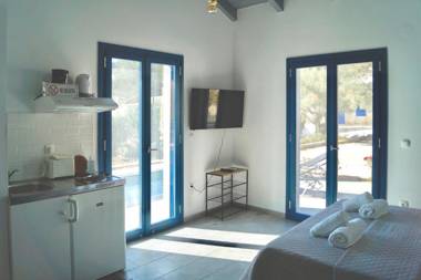Throisma Studios with private Pool & Parking