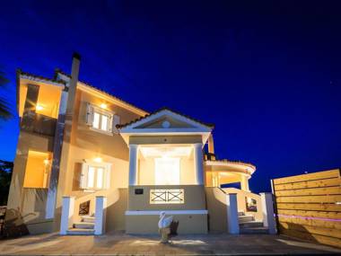 Grand villa on top of a hill with endless bay views private pool south coast