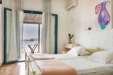 Metaxatos Apartments