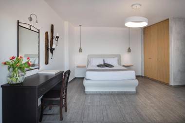 Apanemo Hotel & Suites