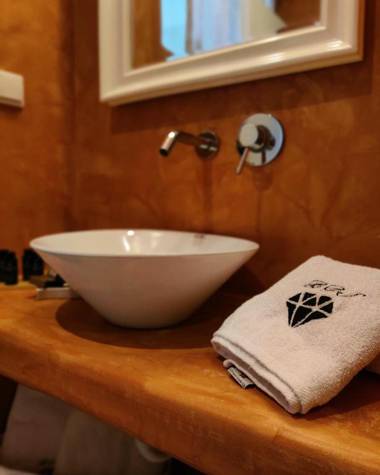 Black Diamond Suites