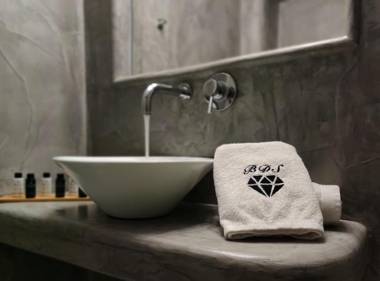 Black Diamond Suites