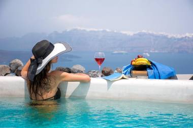 CAPE 9 Villas & Suites