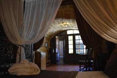 S.Nikolis' Historic Boutique Hotel