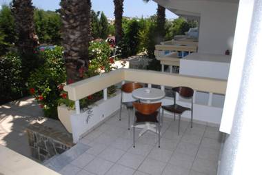 Paleos Hotel Apartments