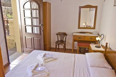 Camelot Traditional & Classic Hotel