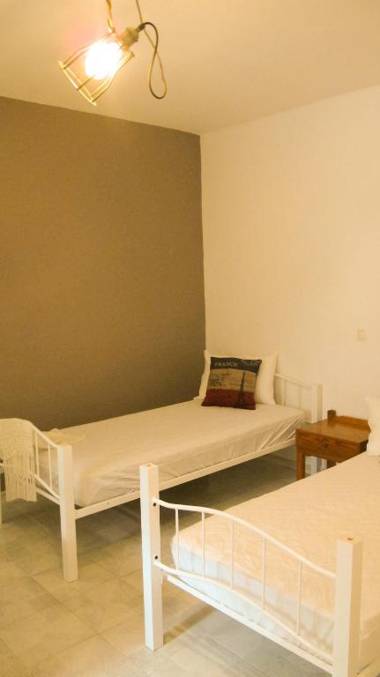 Rhodes Backpackers Boutique Hostel and Apartments