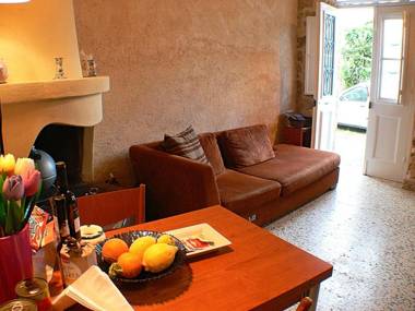 Maison Roxanne & Maisonette in medieval city by Rhodes4vacation