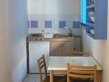 Irinna Hotel-Apartments