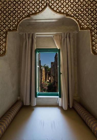 DECAN Concept Boutique Estate