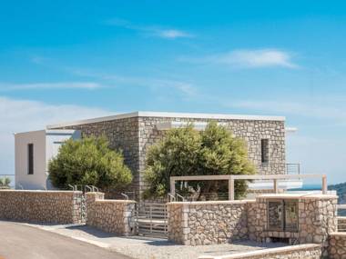 Sea-view Villa in Kalythies with Private Pool near 3 Beaches