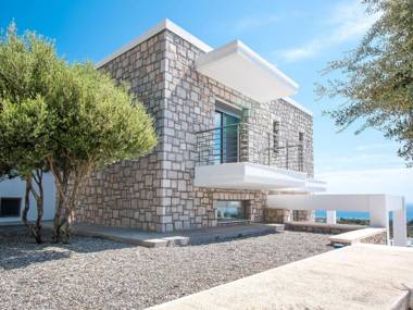 Sea-view Villa in Kalythies with Private Pool near 3 Beaches