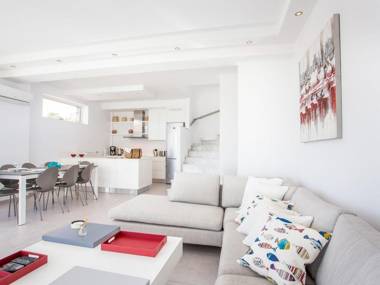 Beautiful villa in Kalythie with pool