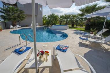 Luxury Xenos Villa 2 With 4 Bedrooms  Private Swimming Pool Near The Sea