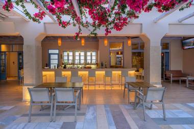 Mythos Hotel Apartments