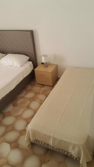 Maroula Blue Studios & Suites