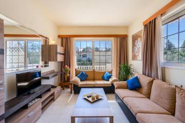 COLONIAL FAMILY apartment #3