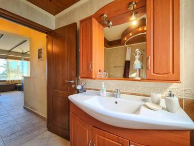 Colonial View Apartment