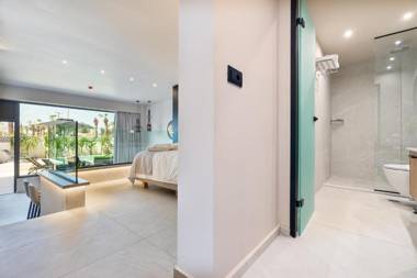 Pathos SeaSide Suites