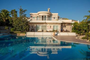 Beautiful pool Villa Sparta in Lagonissi Athens