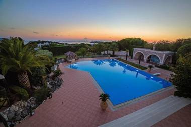 Beautiful pool Villa Sparta in Lagonissi Athens