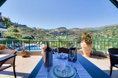 Erivolos Studios & Apartments