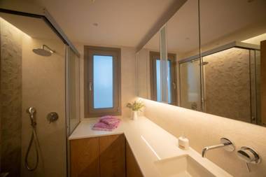 LENICO Seafront Villa