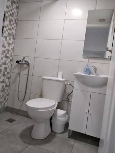 Super economy studio