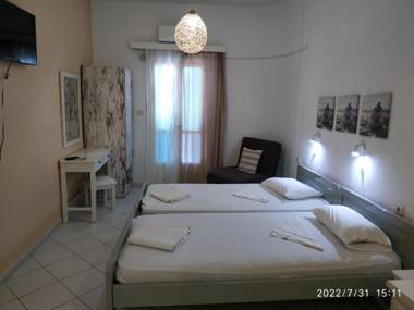 Renia Studios -Studio for 2 pers with a swimming pool