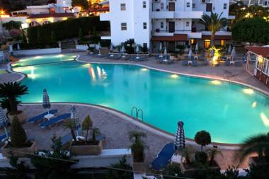 Coliseum Studios & Apartments